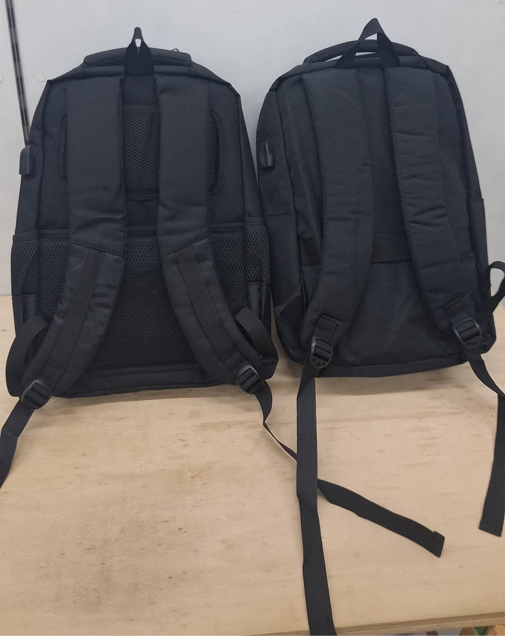 Conjunto de 2 Mochilas de Laptop